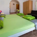9 Apartman *